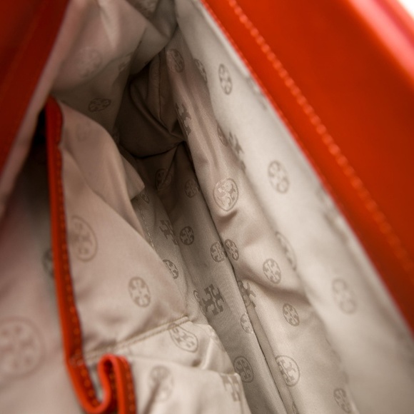 Host Pick ❤️❤️Tory Burch Priscilla Frame Bag - Picture 4 of 12